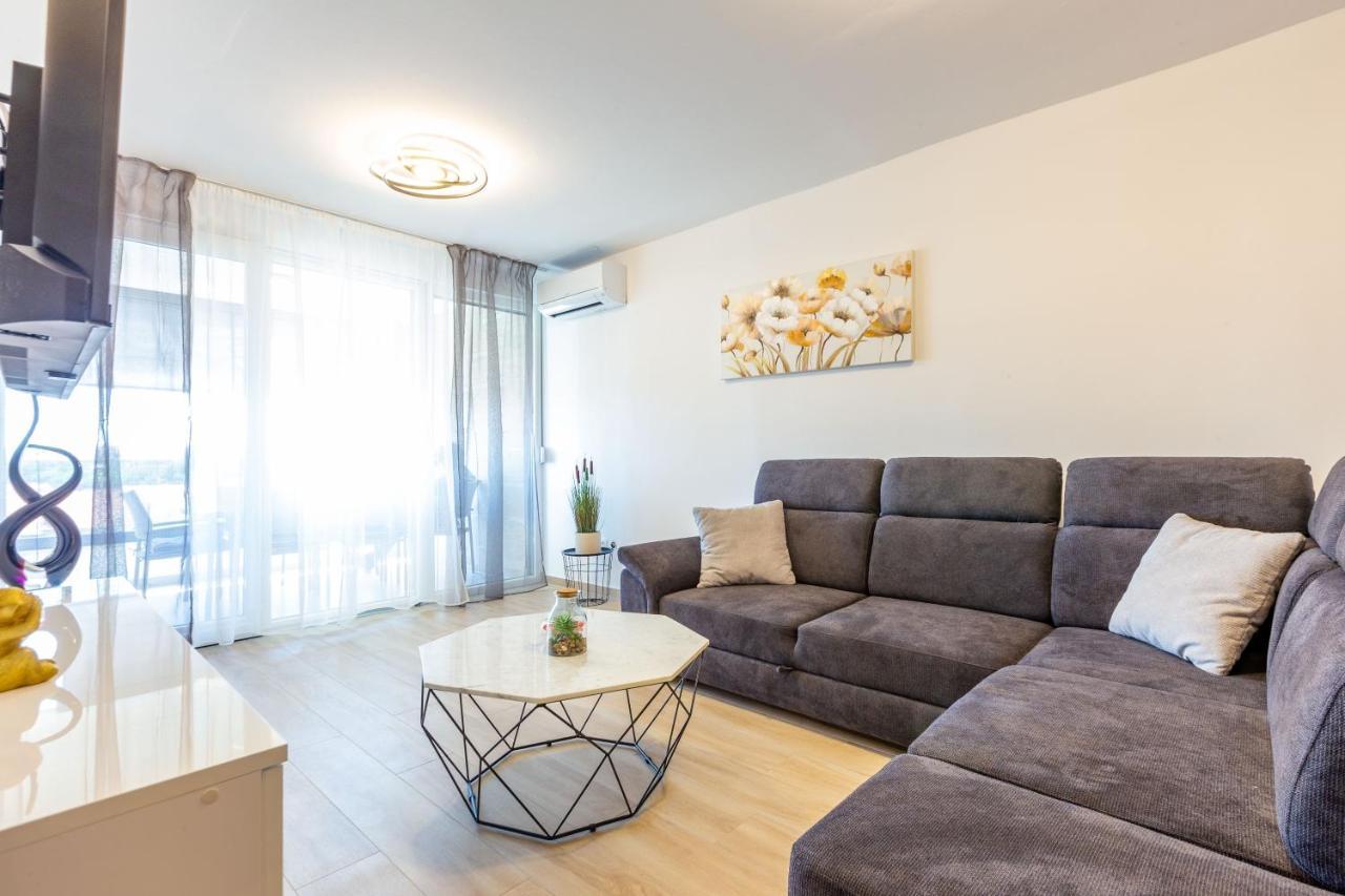 Apolon 2Bdr Apartment With Balcony Zadar Zewnętrze zdjęcie