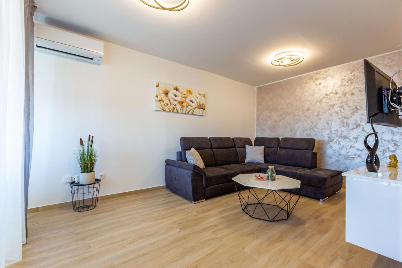 Apolon 2Bdr Apartment With Balcony Zadar Zewnętrze zdjęcie