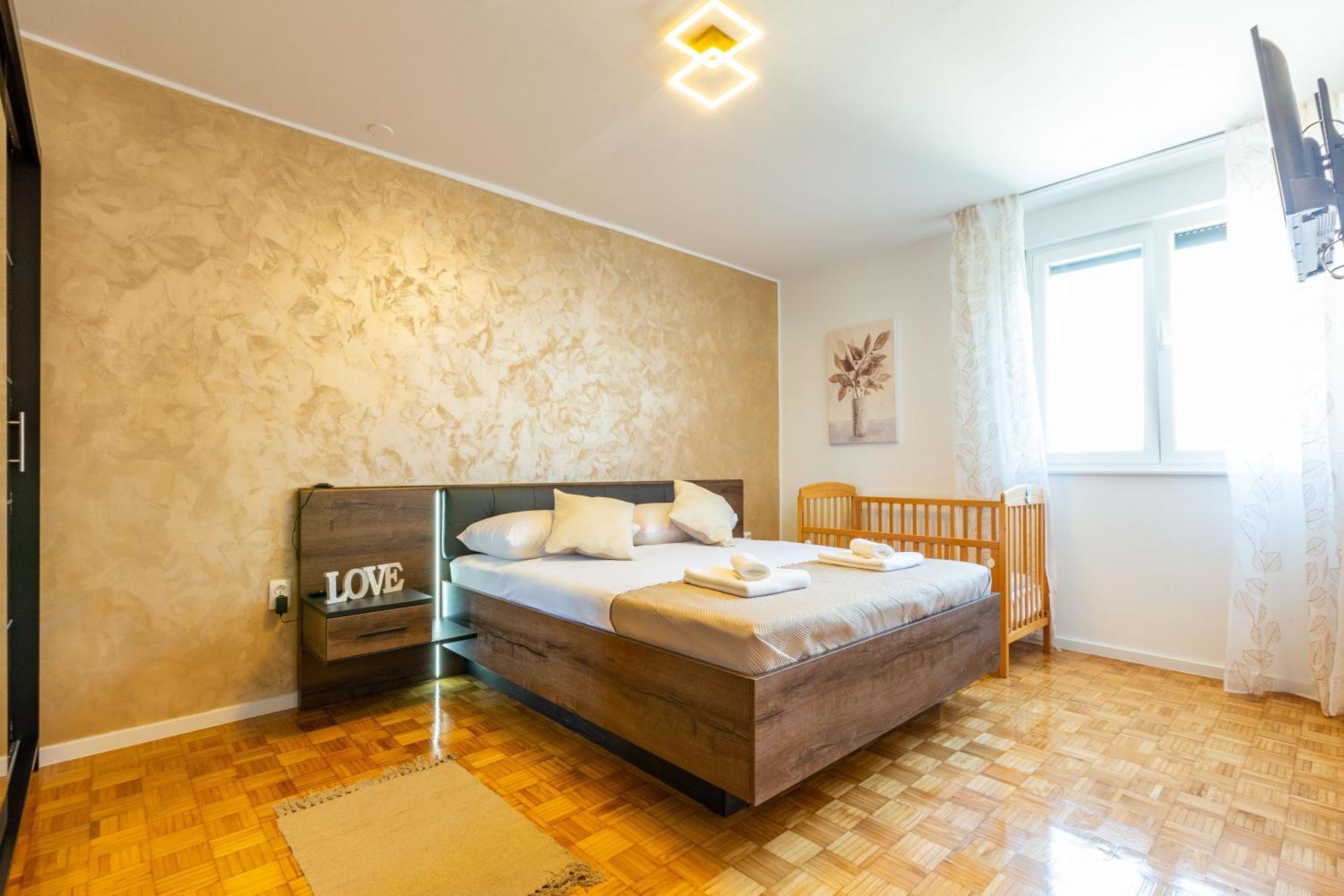 Apolon 2Bdr Apartment With Balcony Zadar Zewnętrze zdjęcie